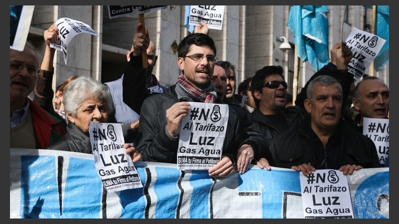 Comerciantes se manifestaron en Tribunales este mediodía. 
