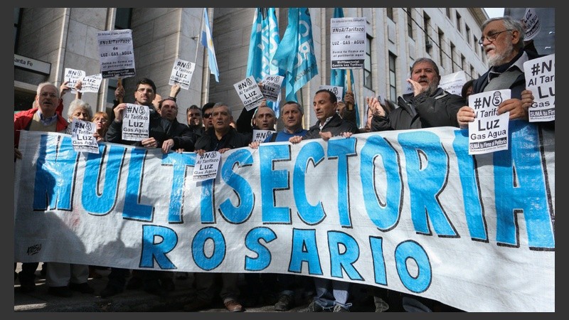 Comerciantes se manifestaron en Tribunales este mediodía. 