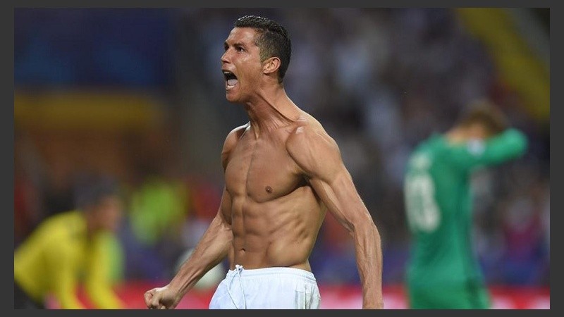 Cristiano Ronaldo no la tocó pero marcó el último penal y se llevó la foto.