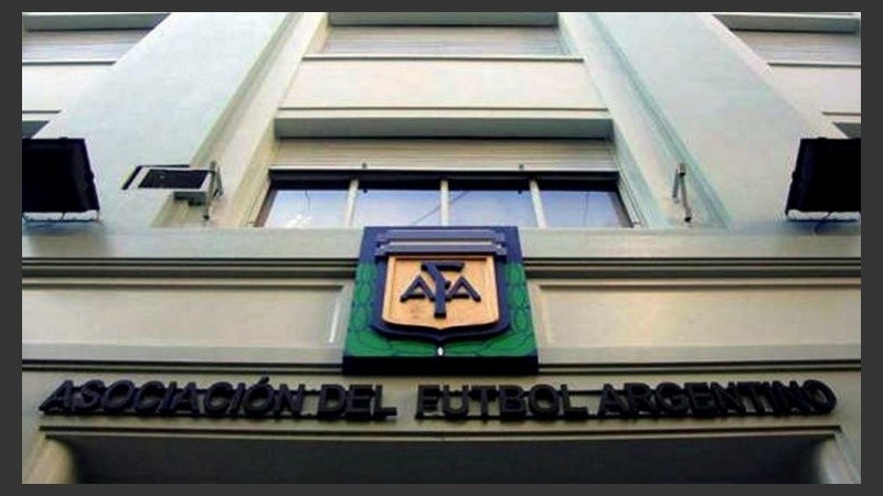 El presidente de la AFA, Luis Segura, también fue procesado en la causa.