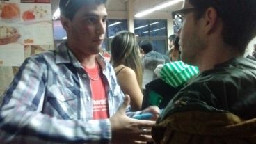 Los estudiantes representaron los micromachismos que muchas veces se naturalizan en los centros de diversión nocturnos.