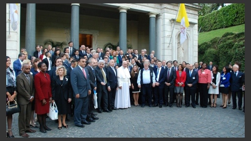 La foto grupal de los jueces y fiscales con el Papa. 