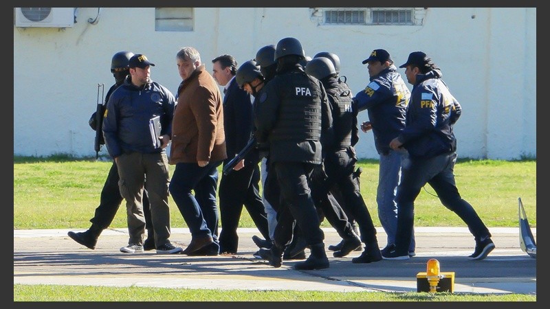 Monchi Cantero, al momento de llegar a la cárcel de Coronda después de haber sido detenido en Buenos Aires.