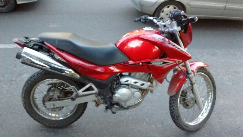 El rodado en el que se desplazaban los dos detenidos, acusados del crimen.