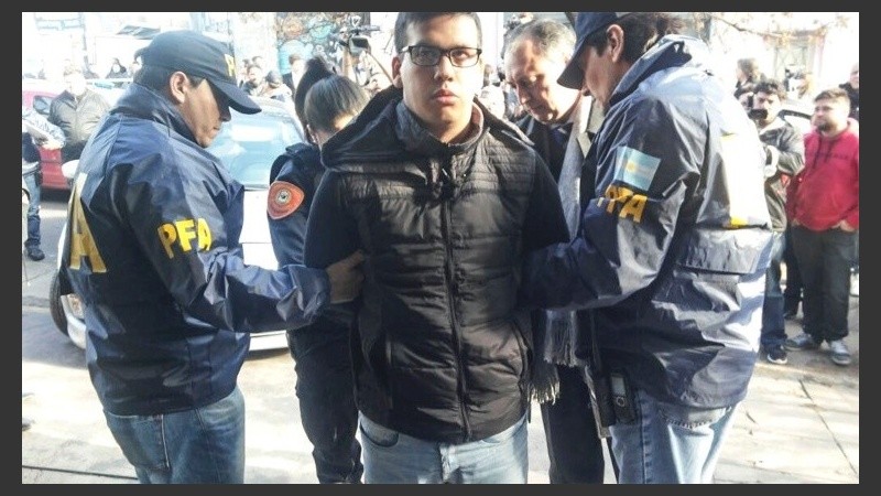 Machuca en el momento de la detención en el barrio porteño de Flores.