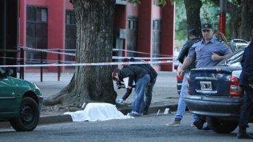 El asesinato sucedió en la puerta de la popular frente al Palomar.