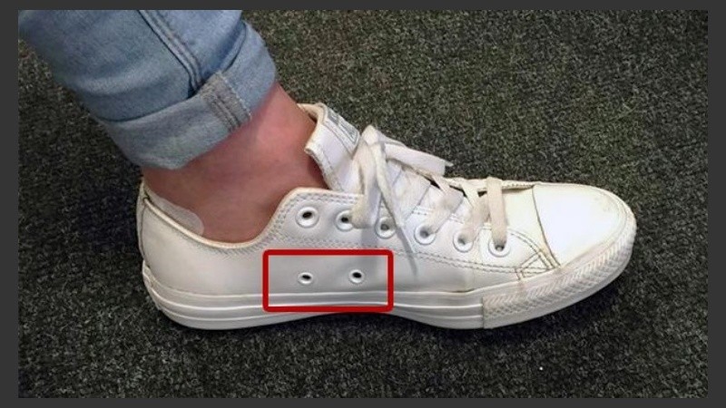 Fin del misterio: los orificios no fueron pensados para que respiren los pies.