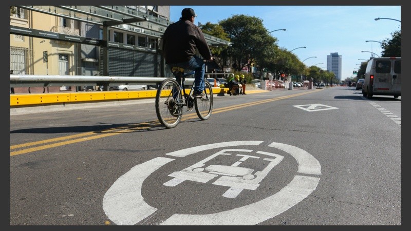 Colectivos urbanos e interurbanos siguen de paro.