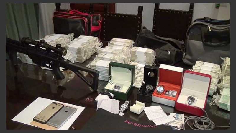 El dinero hallado a José López este martes en General Rodríguez.