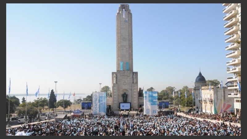 El presidente estará el lunes próximo en el Patio Cívico del Monumento.
