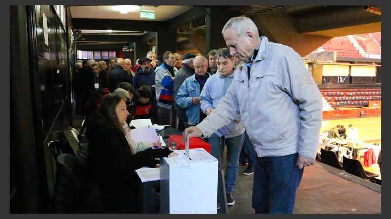 Hasta las 18 de este domingo los socios pudieron emitir su voto.