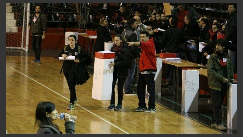 El escrutinio comenzó cerca de las 19.