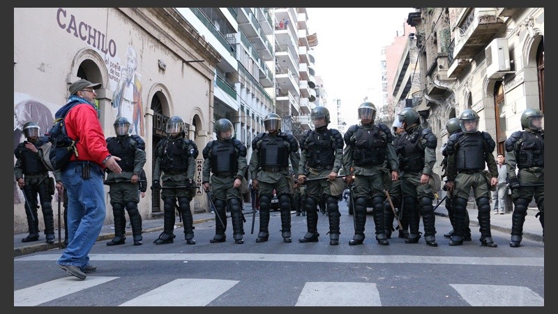 Incidentes entre manifestantes y fuerzas de seguridad.