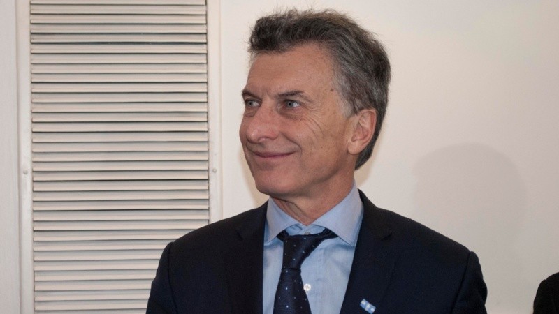 El presidente Macri en uno de los pasajes del agazajo por los 51 años de Televisión Litoral