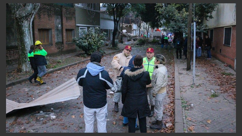 Postales del lugar de la explosión del laboratorio. (Alan Monzón/Rosario3.com)