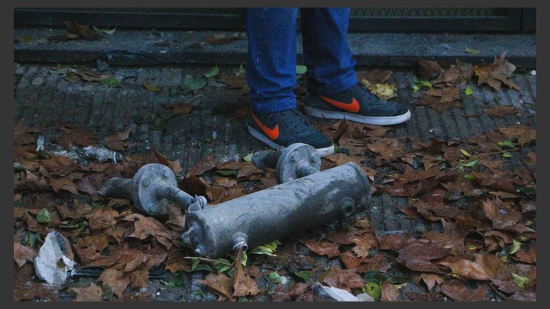 Postales del lugar de la explosión del laboratorio. (Alan Monzón/Rosario3.com)