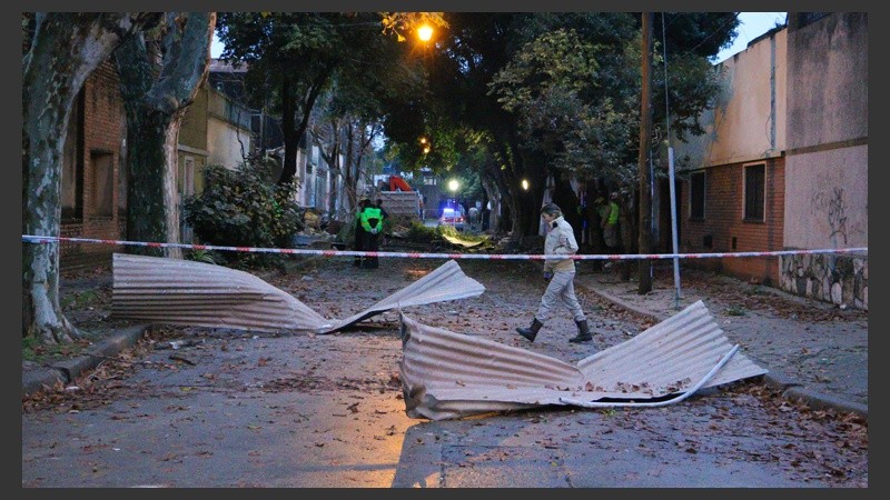 Postales del lugar de la explosión del laboratorio. (Alan Monzón/Rosario3.com)