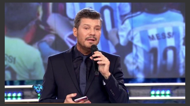 Tinelli también le pidió a Messi que no se baje. 