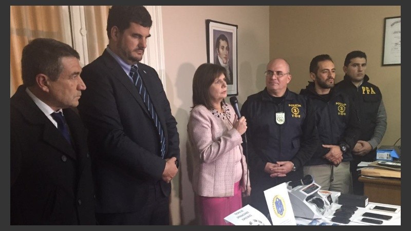 Roncaglia, Burzaco, Bullrich y Forni en la conferencia de este lunes por la noche.