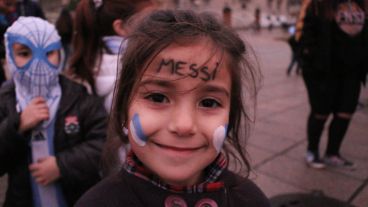 Una niña y su apoyo a Messi