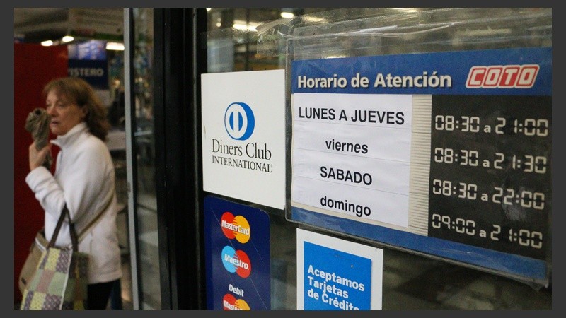 A pesar de la ley, Coto abrió sus puertas.