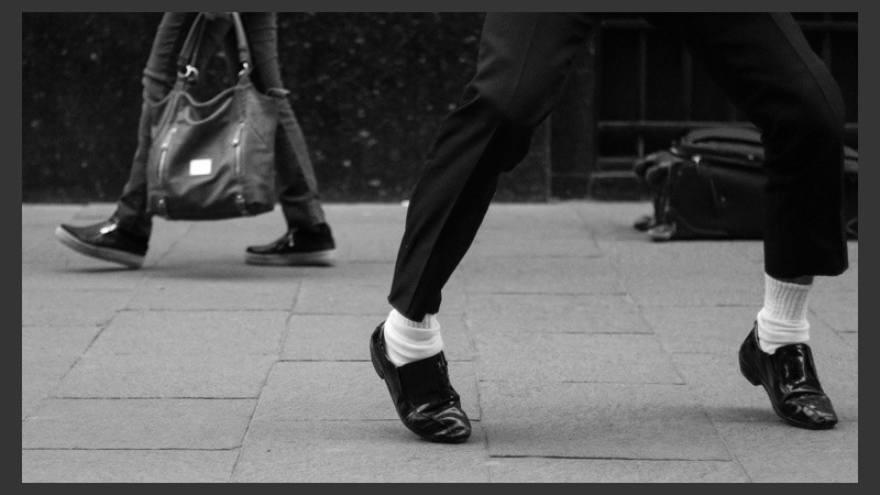 Pasos acentuados para una imitación casi perfecta. (Alan Monzón/Rosario3.com)