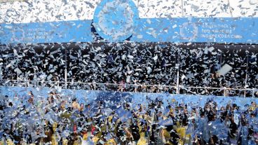 El desfile cívico militar por el Bicentenario en Tucumán.