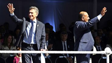 El desfile cívico militar por el Bicentenario en Tucumán.