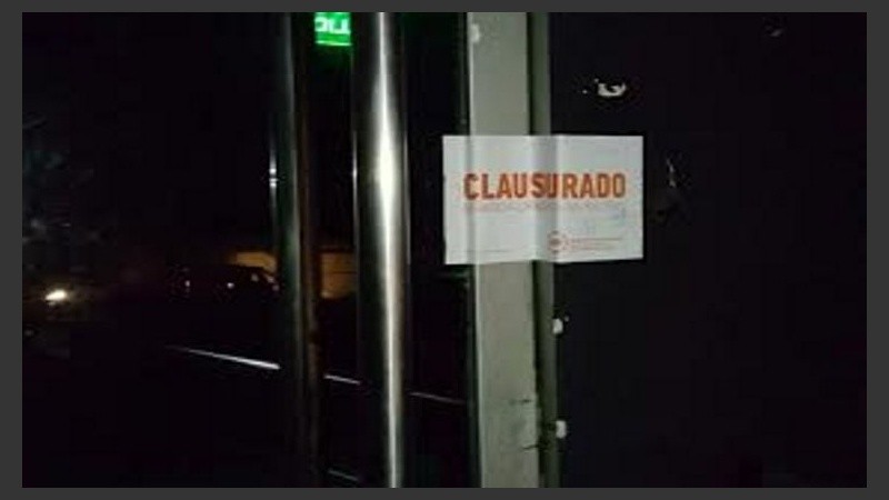 El boliche fue cerrado. 