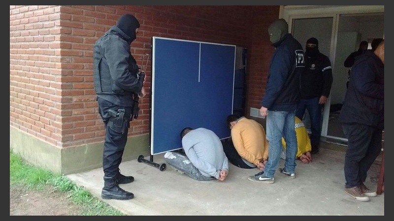 Los seis integrantes principales de la banda fueron detenidos pero aún buscaban a otros.