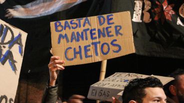 Uno de los carteles durante la manifestación.