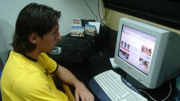 La Pulga leyó atento las noticias de aquel día de diciembre de 2006.