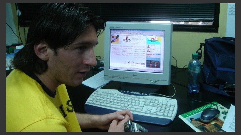 Notas en medio de la visita a la redacción.