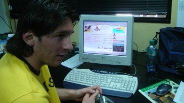 Notas en medio de la visita a la redacción.