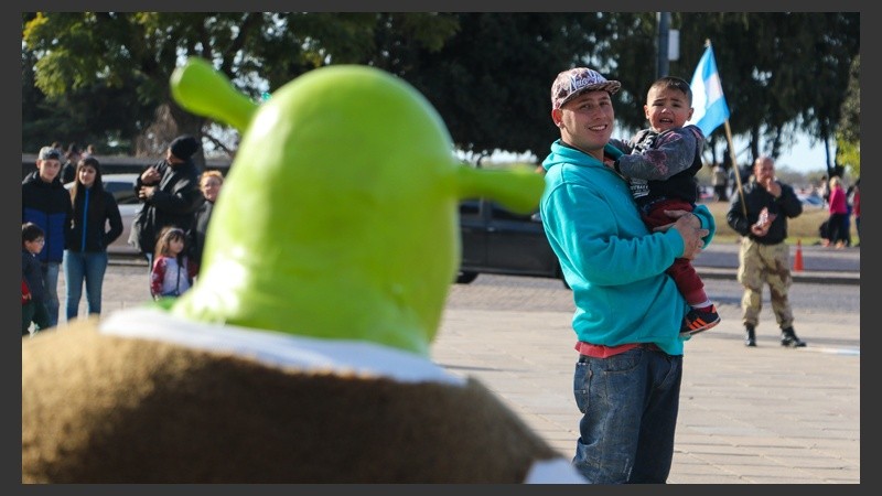 Los más pequeños a veces se asustan. (Alan Monzón/Rosario3.com)