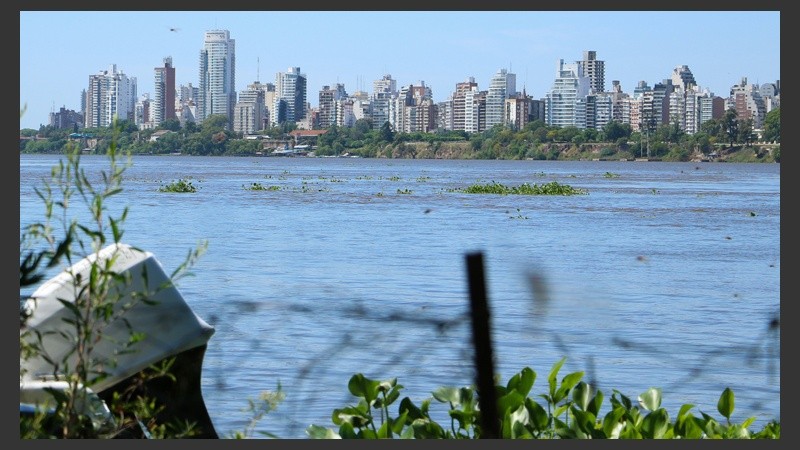 Según especialistas, la sustancia se acumula mayormente en el fondo y no en el agua.