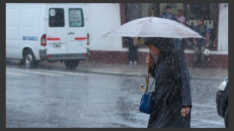 Otra vez el paraguas en escena.