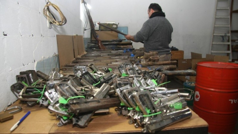 El Ministerio de Seguridad entregó armas para su destrucción a la Anmac.