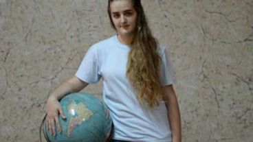 Actualmente cursa 4to año de la Orientación Ciencias Sociales del establecimiento.