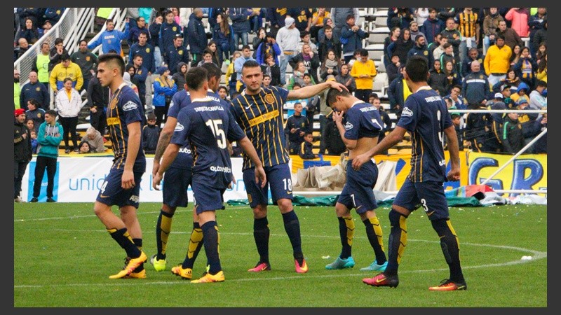 El lamento de los jugadores de Central que no pudieron llevarse la victoria desde los 12 pasos.