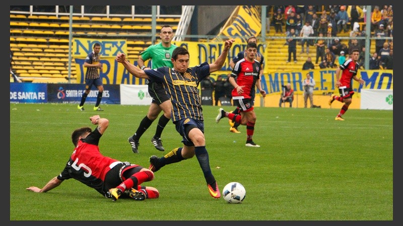 Mucha lucha y poco juego en el Gigante.