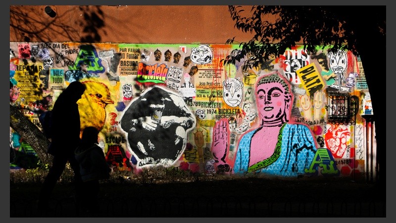 En plaza Bégica (Colón y Zeballos) hay un collage digno de ver y disfrutar.  (Alan Monzón/Rosario3.com)