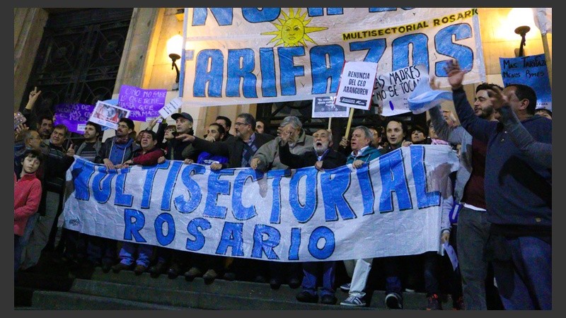 El acto central se realizó en la plaza San Martín frente a la Sede de Gobierno.