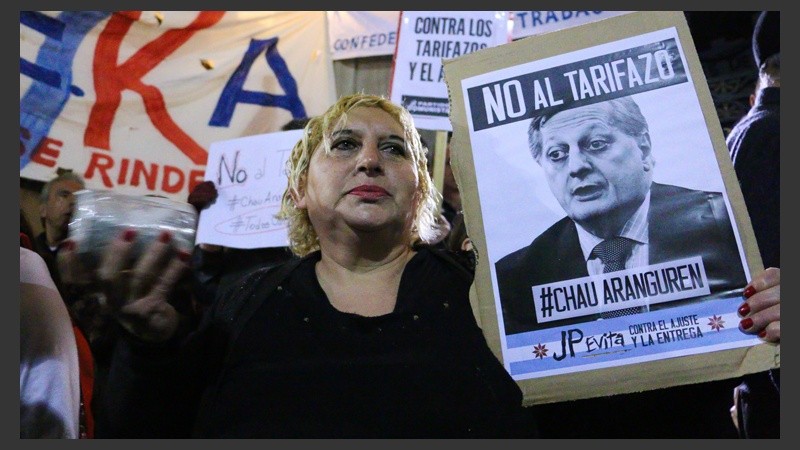 El acto central se realizó en la plaza San Martín frente a la Sede de Gobierno.