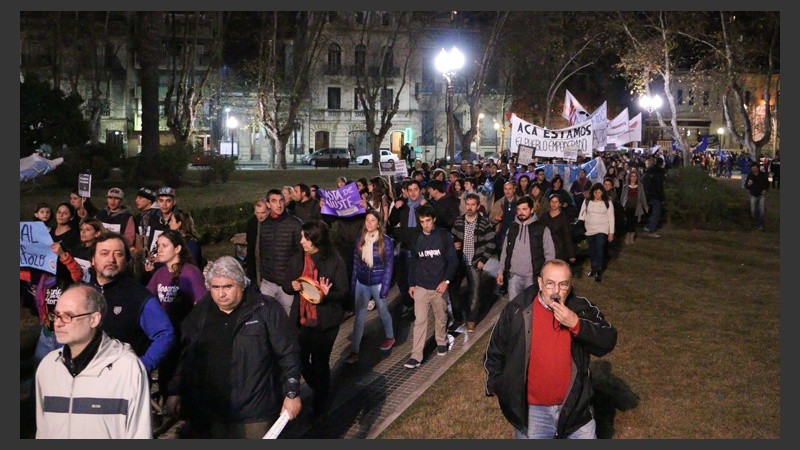 El acto central se realizó en la plaza San Martín frente a la Sede de Gobierno.