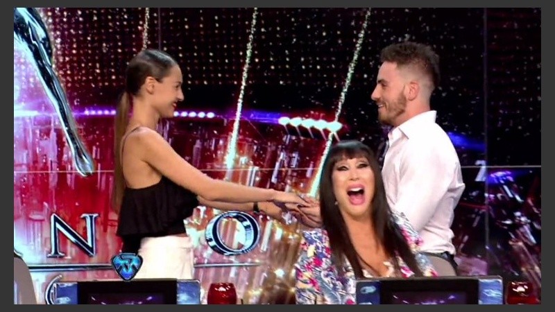 Moria se ríe algo nerviosa por la confesión de Fede. 