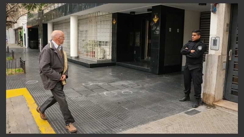 El departamento permanecía con custodia este viernes.