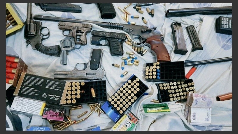 En total, se secuestraron 19 armas, entre escopetas, pistolas y revólveres.