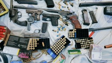 En total, se secuestraron 19 armas, entre escopetas, pistolas y revólveres.