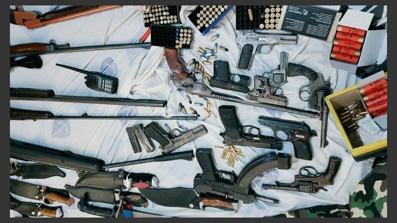 En total, se secuestraron 19 armas, entre escopetas, pistolas y revólveres.